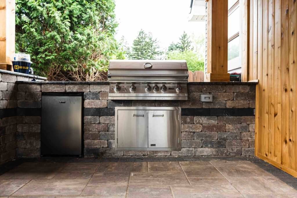 outdoor kitchen