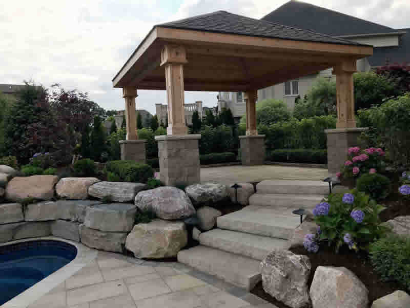 Rochester Hills Natural Stone Landscape