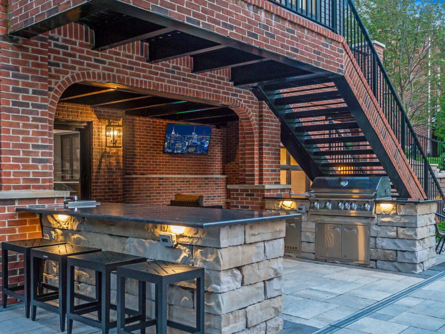 outdoor living Oakland county outdoor kitchen outdoor bar