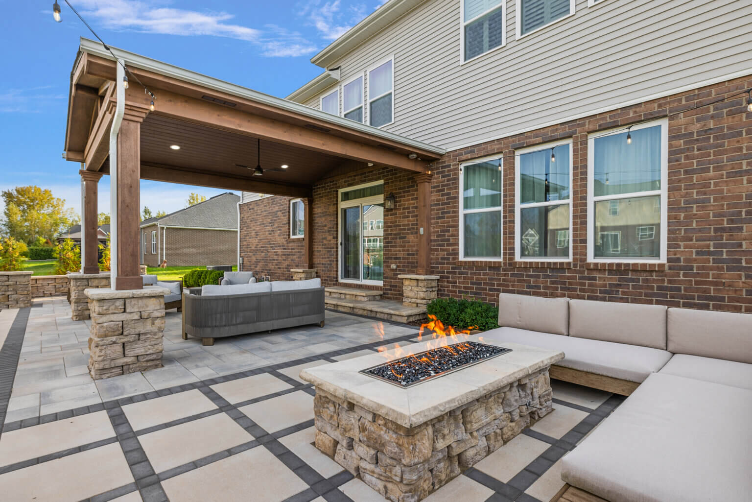 Outdoor Fire Features Fire Pit Designs Fire Feature Ideas Gas Fire Pits Outdoor Fireplaces Fire Pit Installation Custom Fire Features Backyard Fire Features