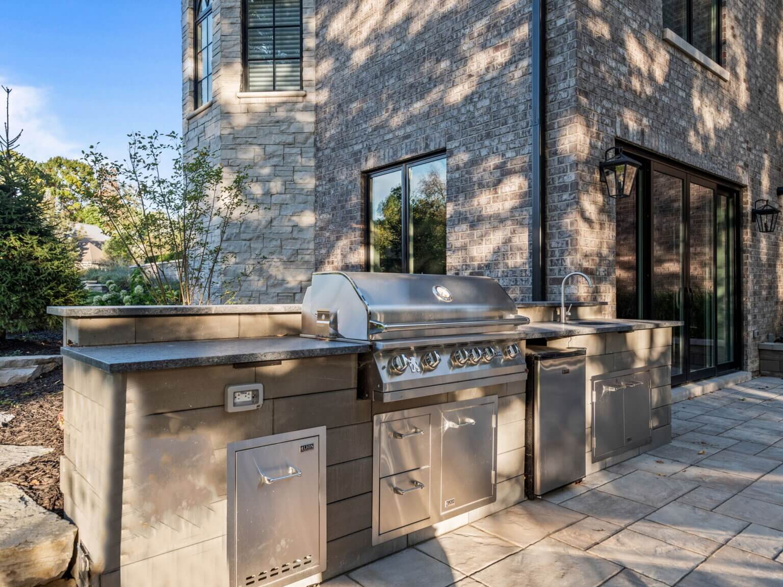 Outdoor kitchen and bar Outdoor kitchens detroit mi Outdoor kitchen se michigan
